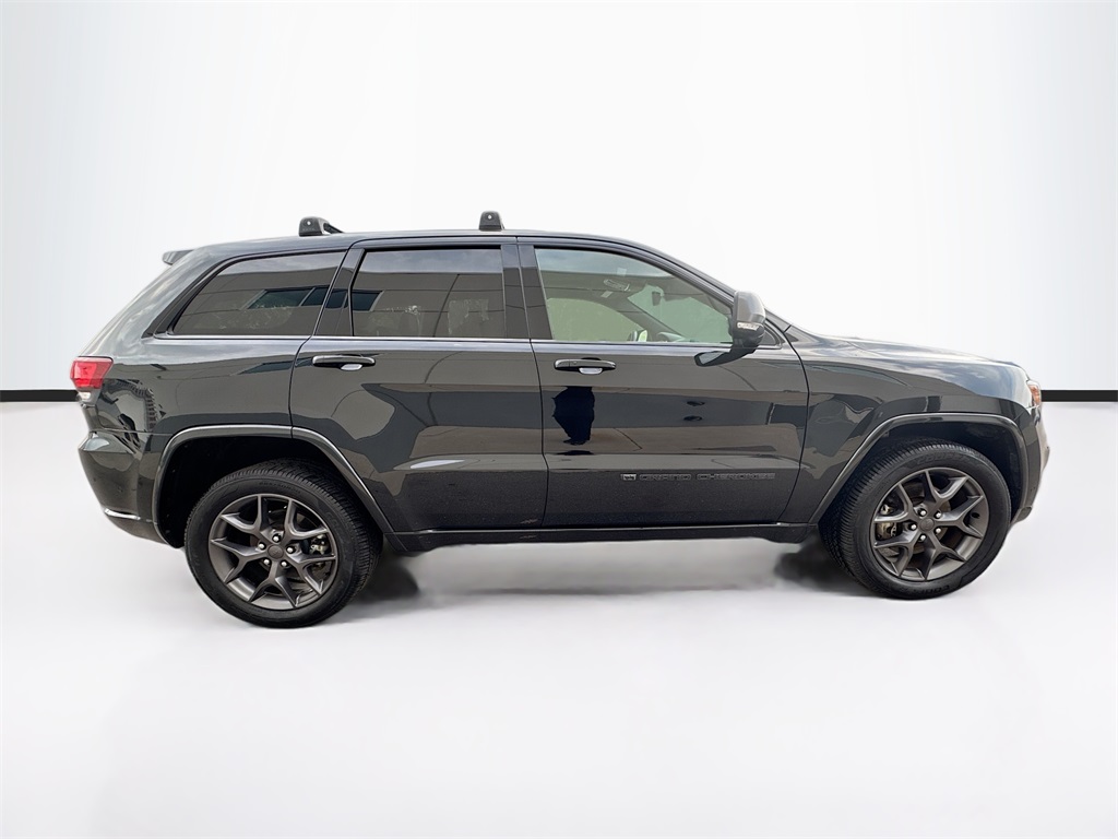 2021 Jeep Grand Cherokee Anniversary Edition photo 4