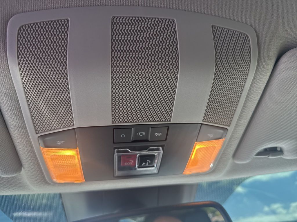 2024 Mitsubishi Eclipse Cross SE photo 9