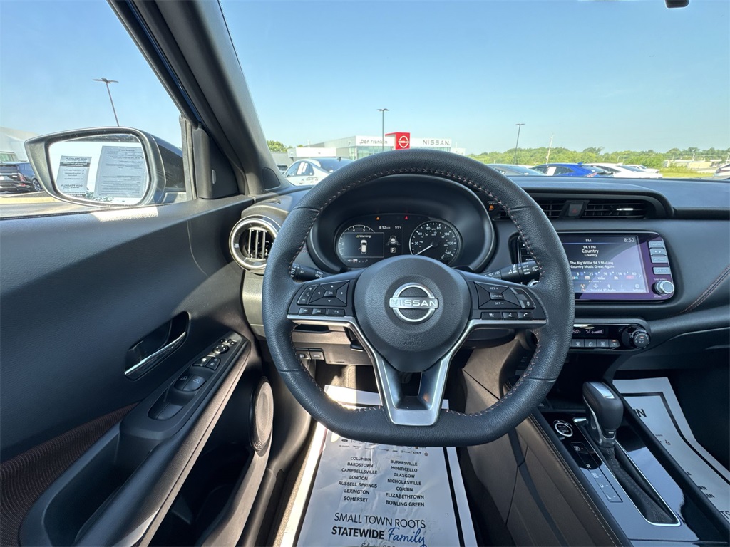 2024 Nissan Kicks SR photo 14