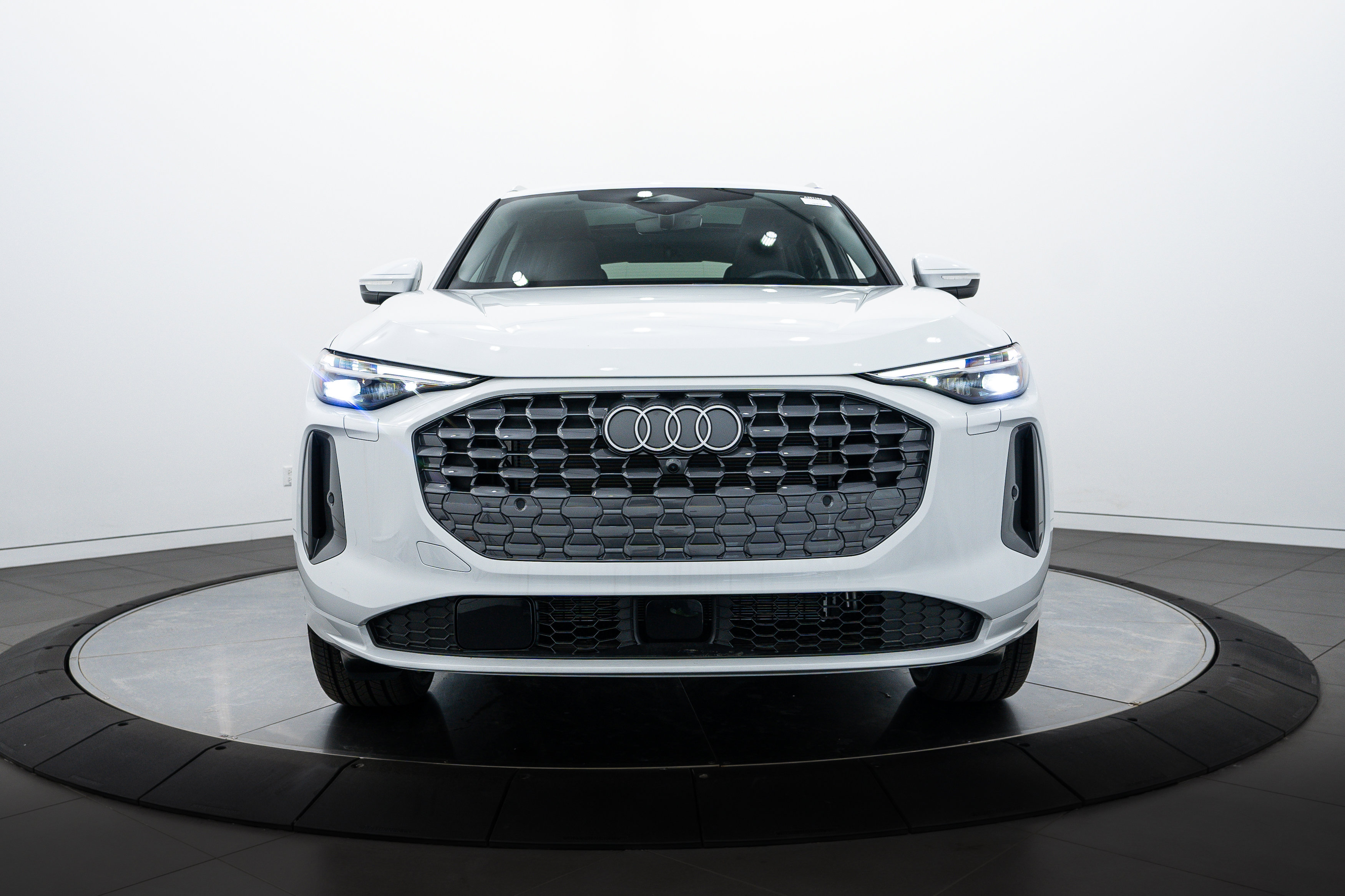 2025 Audi Q5 Premium Plus photo 3
