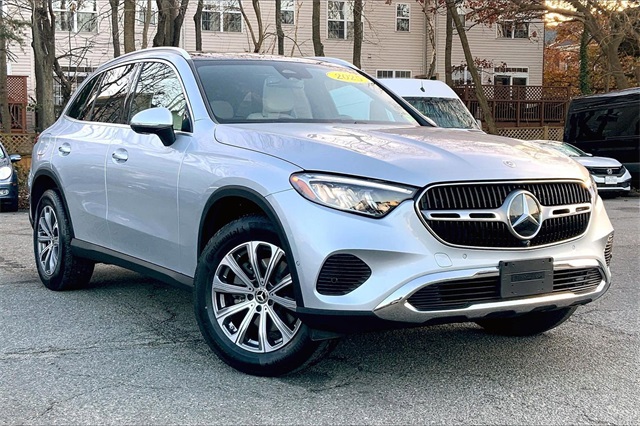 2025 Mercedes-Benz GLC Base's photo