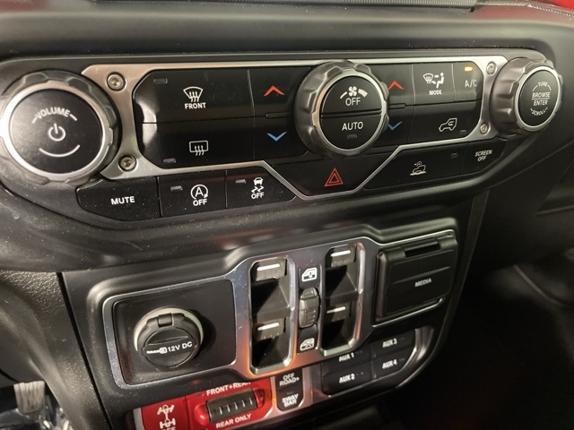 2023 Jeep Wrangler Rubicon photo 30