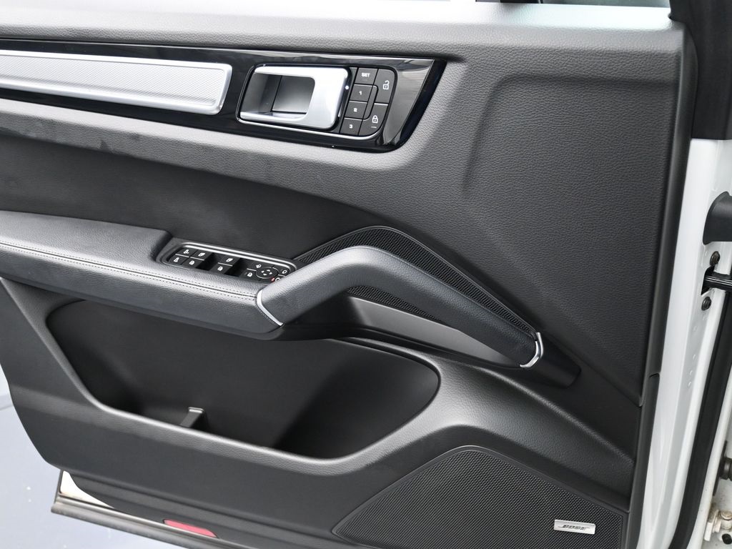 2023 Porsche Cayenne S Platinum Edition photo 17