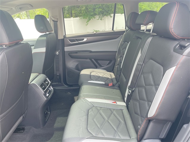 2025 Volkswagen Atlas Peak Edition SE Technology photo 38