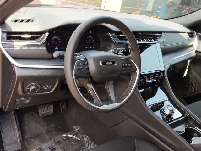 2025 Jeep Cherokee Laredo photo 10