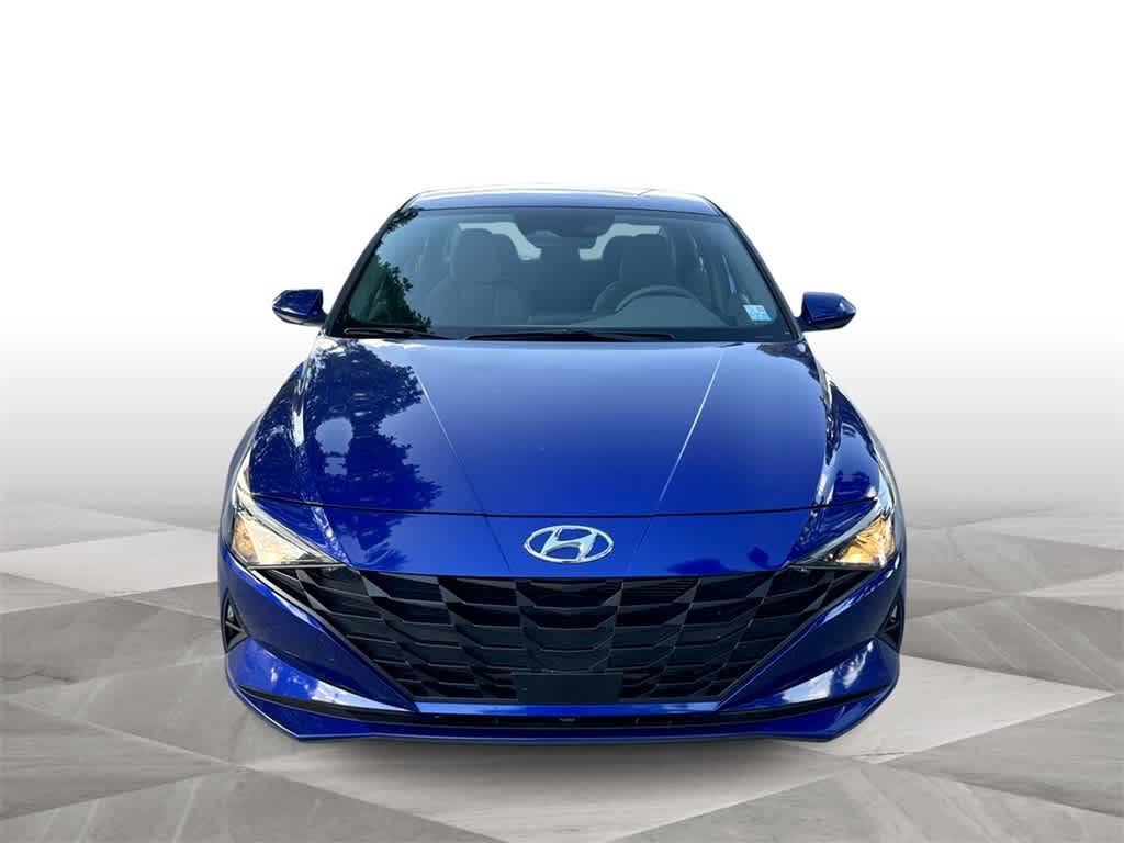 2023 Hyundai Elantra SEL photo 3