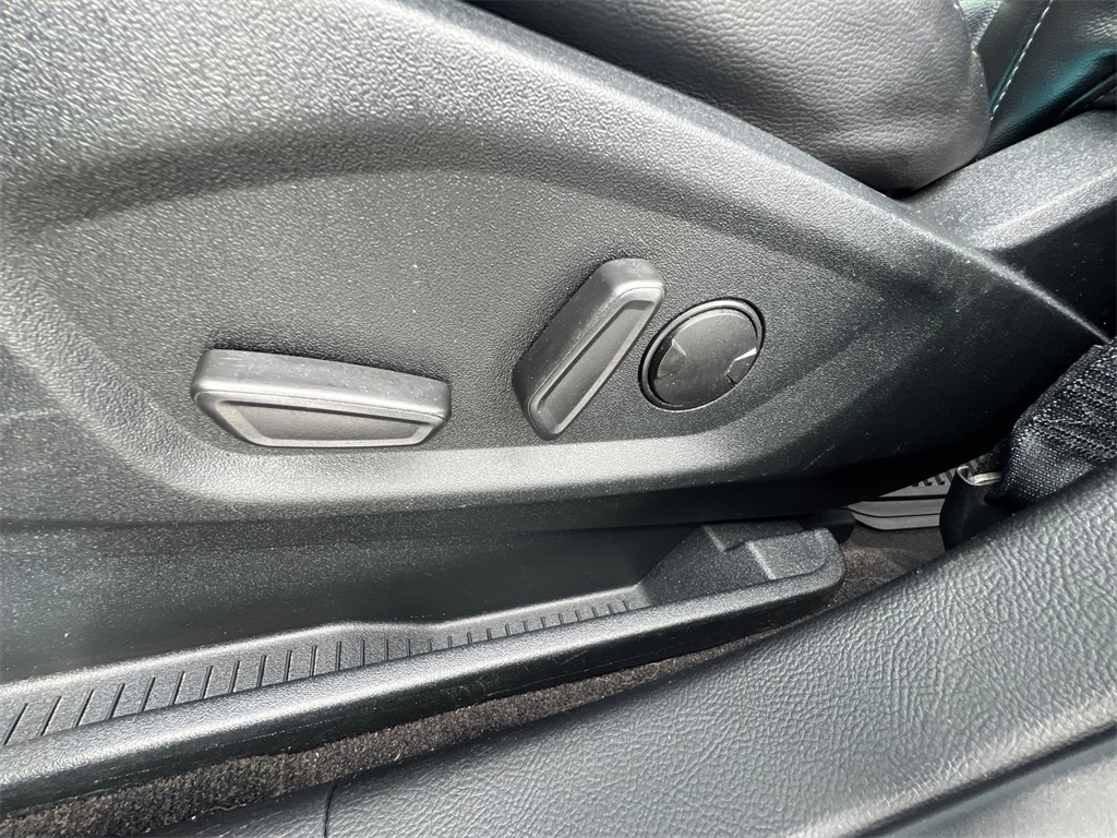 2020 Ford Edge SEL photo 26