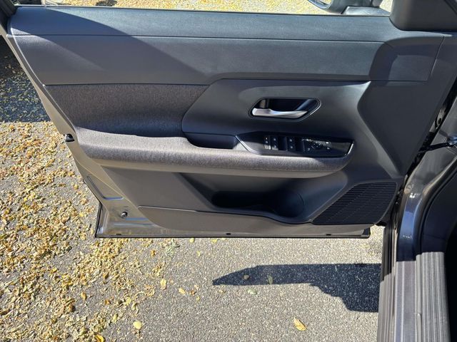 2026 Nissan Kicks SV photo 9