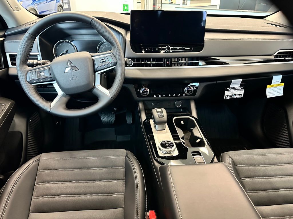 2025 Mitsubishi Outlander SE Ralliart photo 11