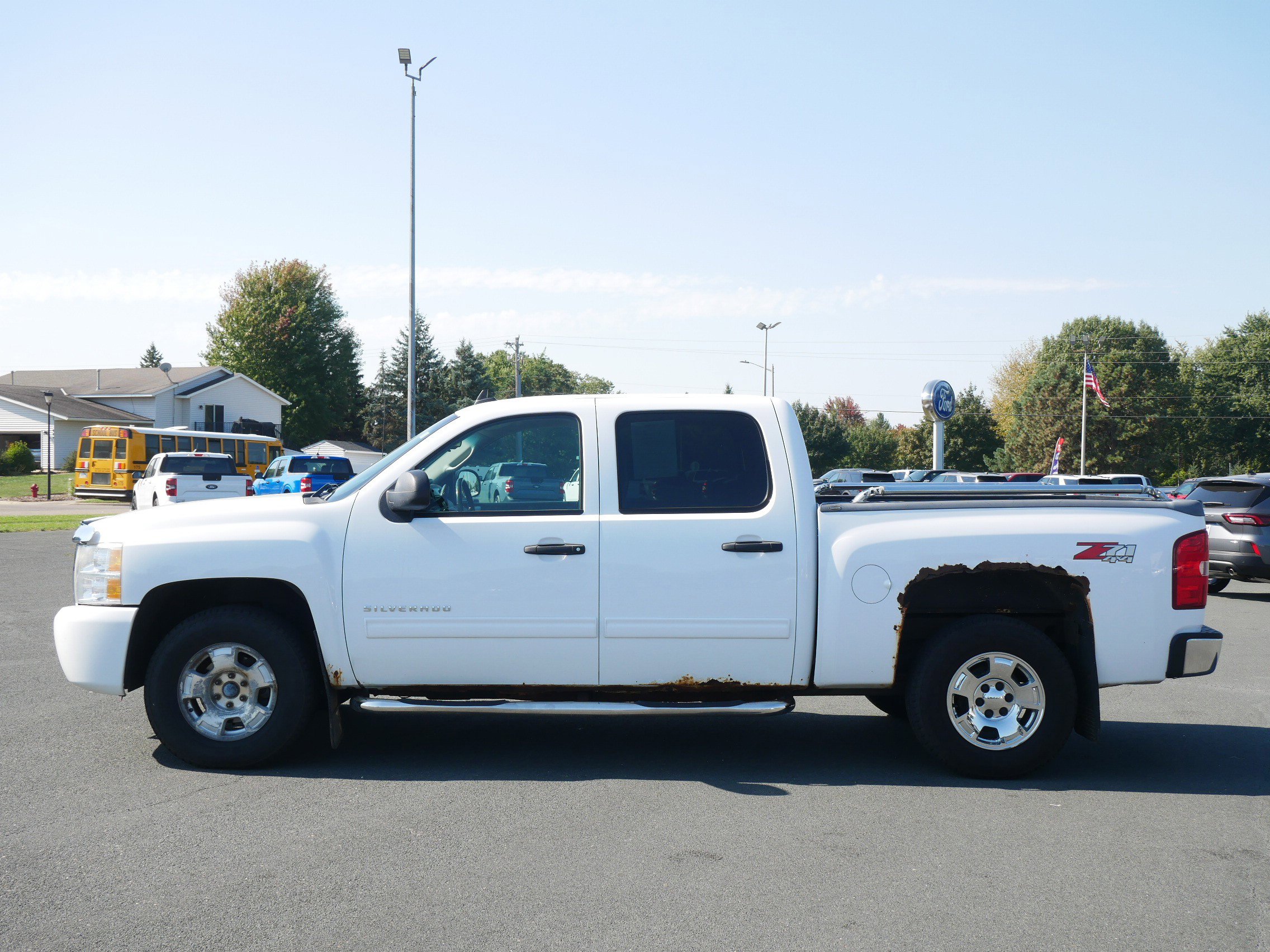Used 2011 Chevrolet Silverado 1500 LT with VIN 3GCPKSE32BG146986 for sale in Hastings, Minnesota