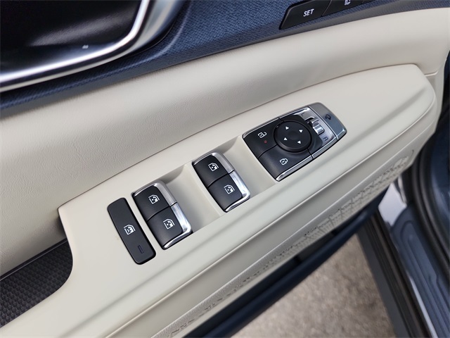 2026 Kia Carnival EX photo 2