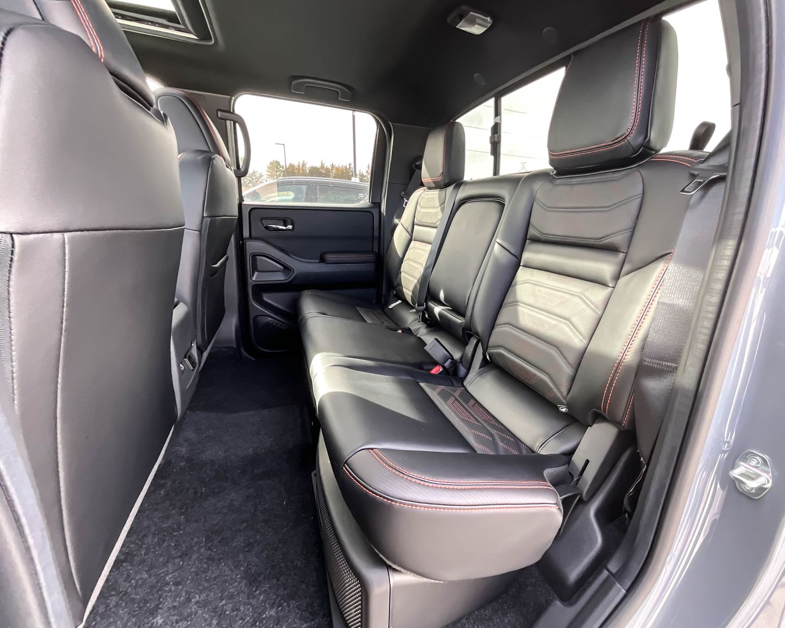 2025 Nissan Frontier PRO-4X photo 10