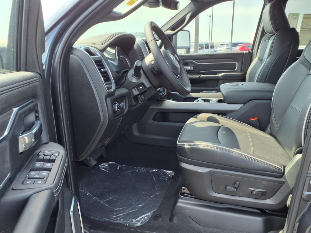 2025 Ram 2500 Laramie photo 16