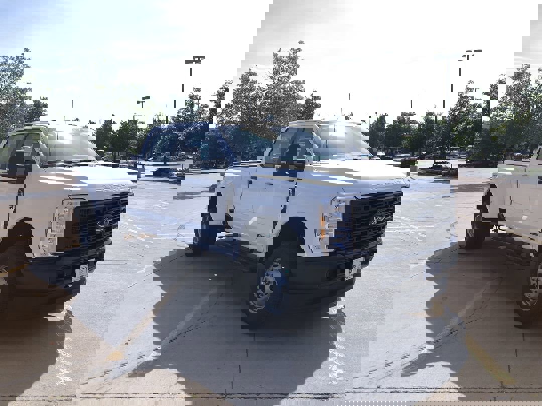 2025 Ford F-350 XL photo 2