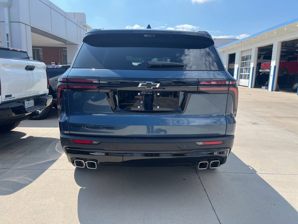 2026 Chevrolet Traverse photo 3