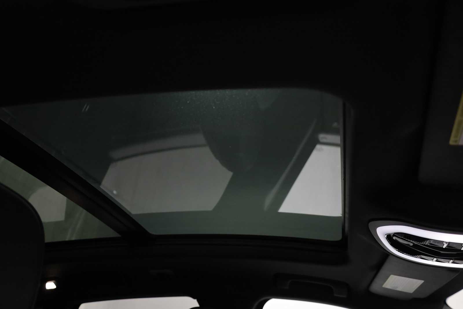 2021 Porsche Macan Base photo 20