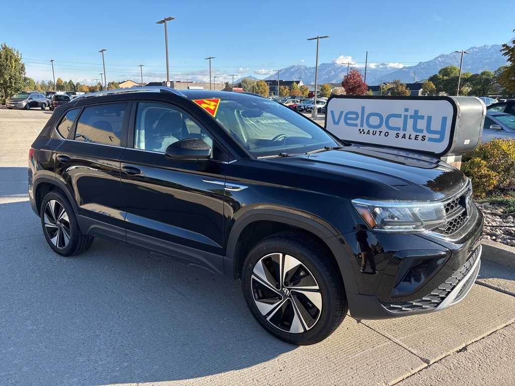 2024 Volkswagen Taos SE's photo