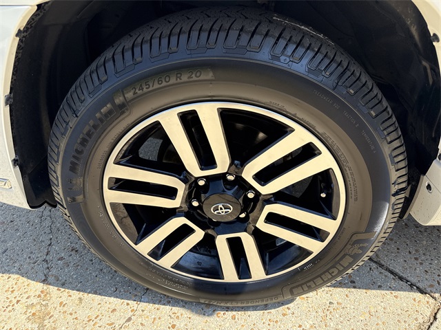 2023 Toyota 4Runner Limited photo 10