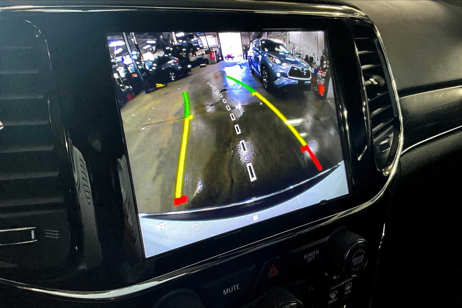 2020 Jeep Grand Cherokee Limited photo 23