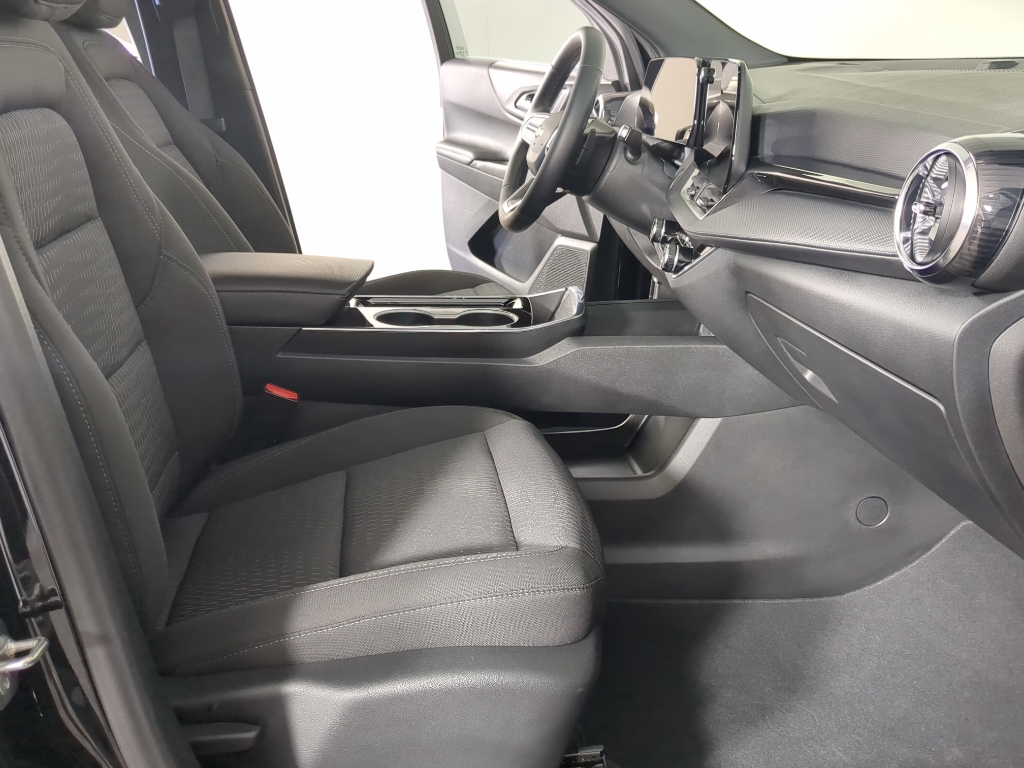 2025 Chevrolet Equinox LT photo 11