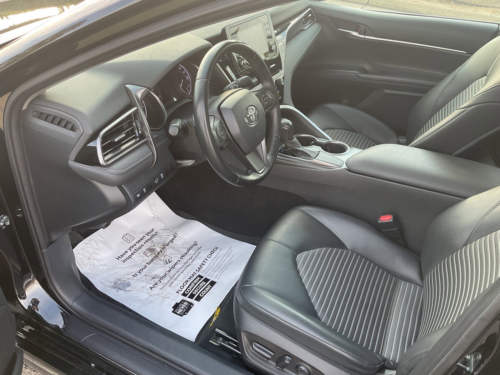 2021 Toyota Camry SE photo 23