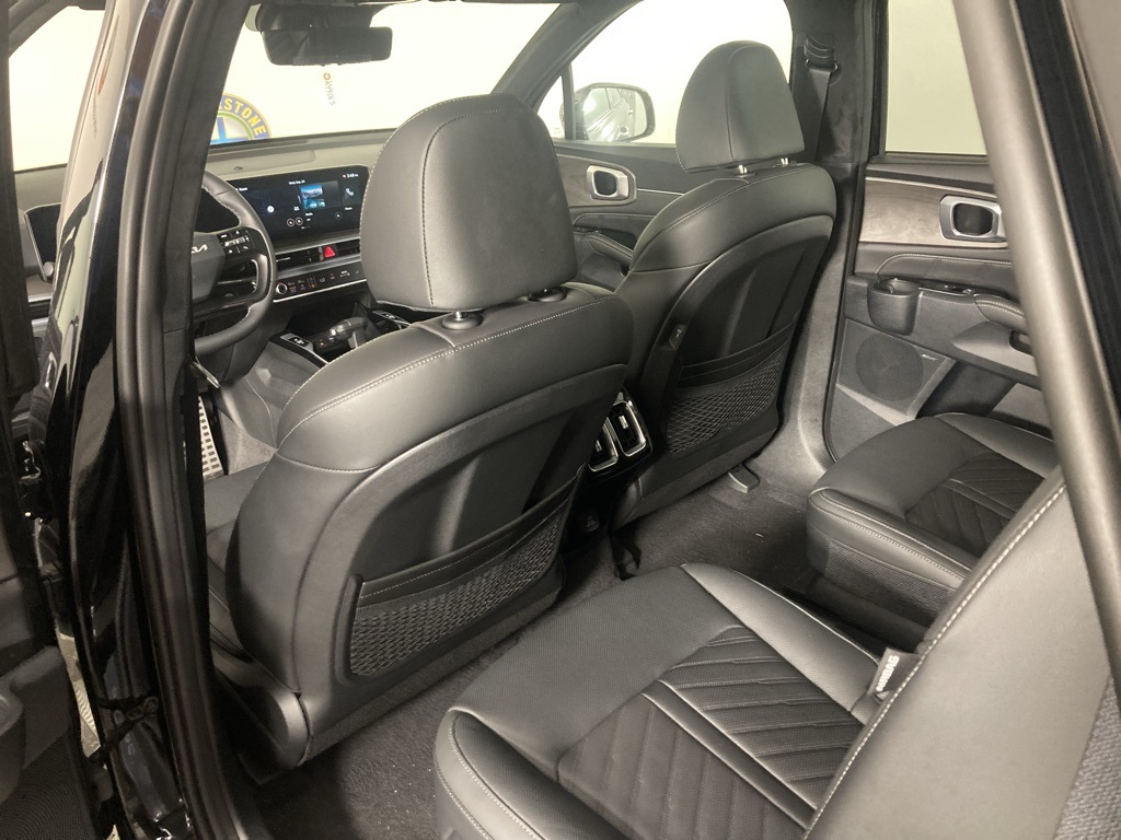 2026 Kia Sorento X-Line photo 2