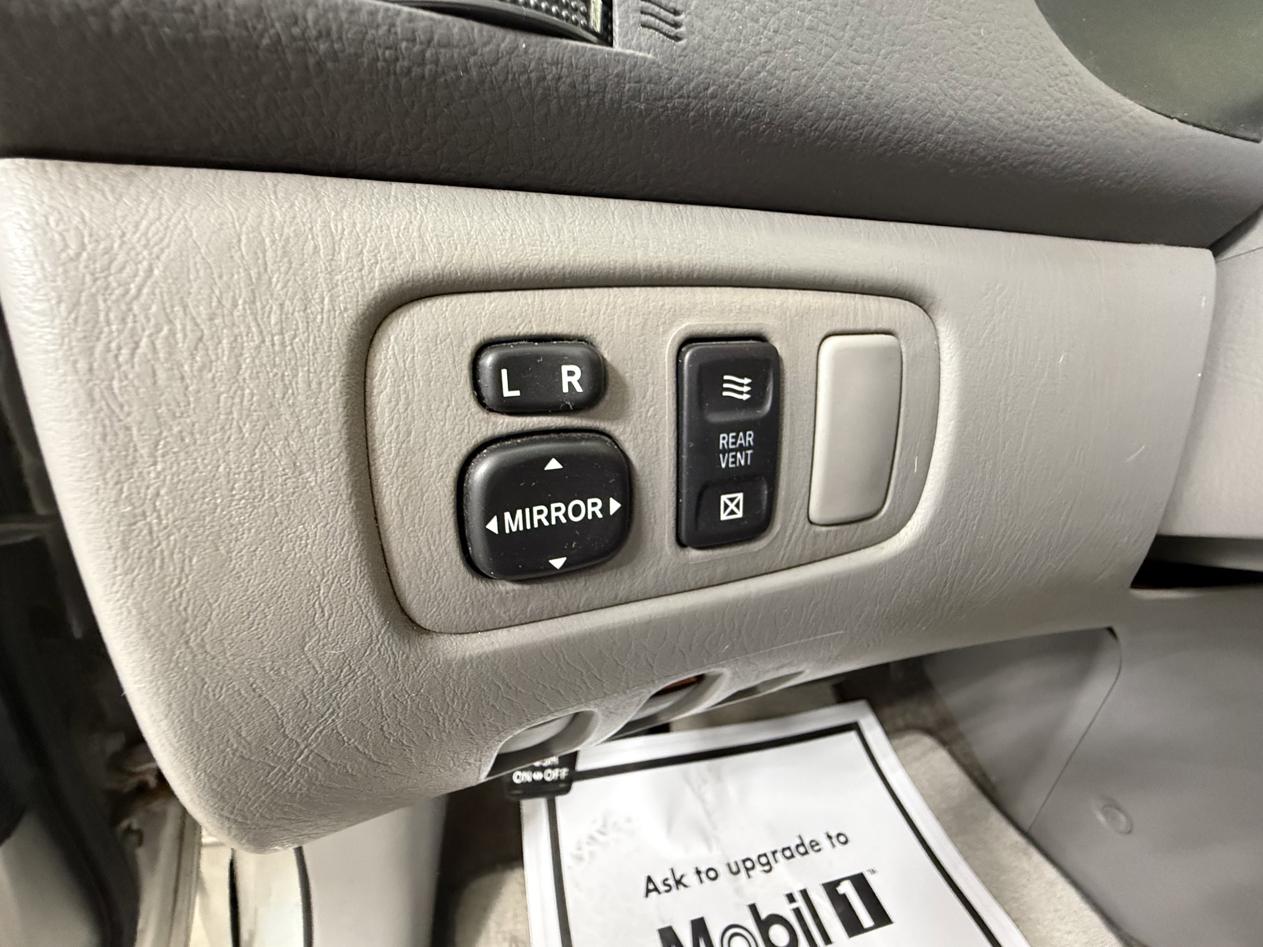 2008 Toyota Sienna LE photo 11