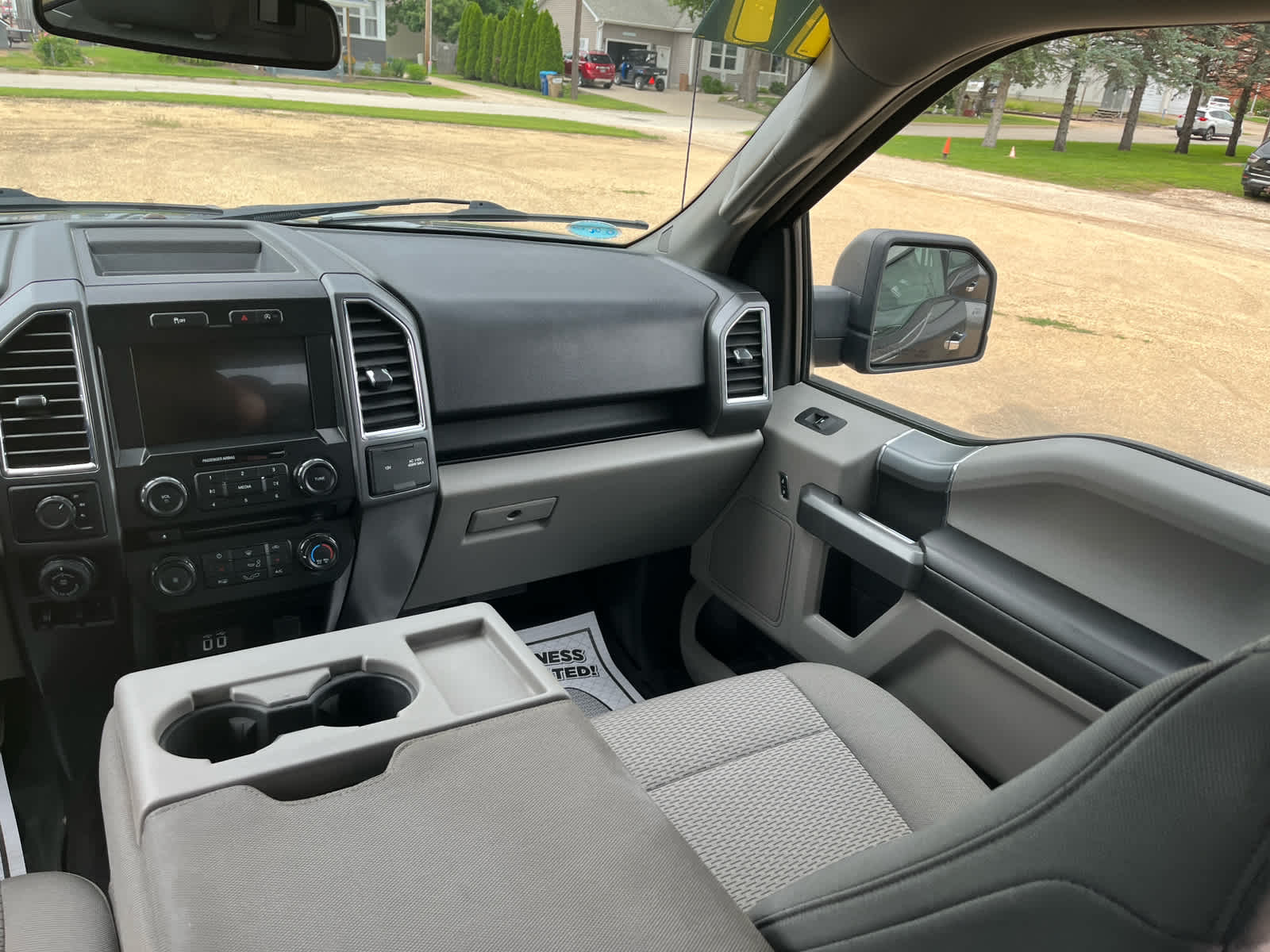 2017 Ford F-150 XLT photo 16
