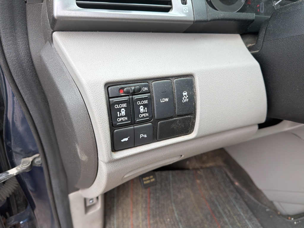 2014 Honda Odyssey Touring photo 17