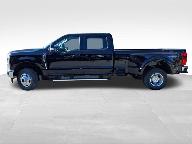 2026 Ford F-350 XLT photo 3