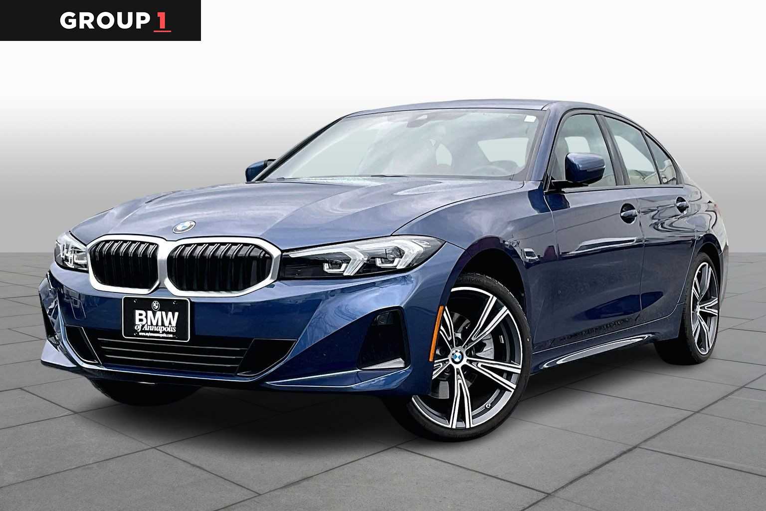 2023 BMW 3 Series 330i's photo
