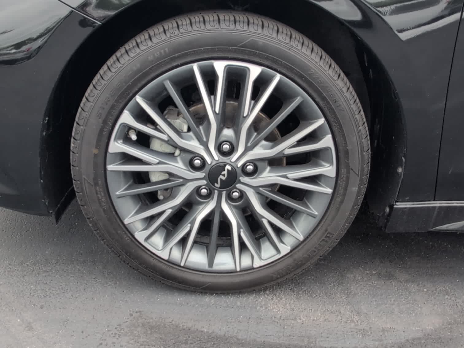 2023 Kia Forte GT-Line photo 4