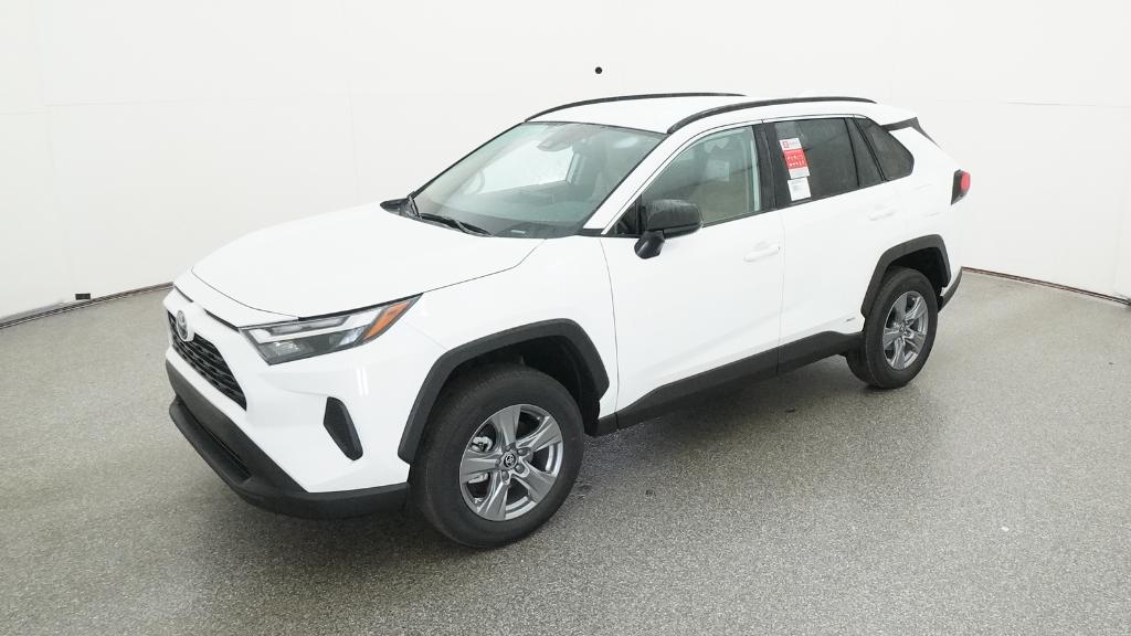 2025 Toyota RAV4 LE's photo