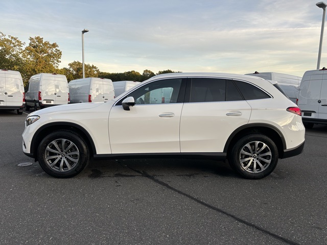2026 Mercedes Benz GLC 300 4MATIC photo 4