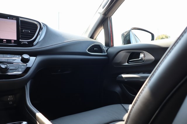 2026 Chrysler Pacifica Limited S Appearance photo 48