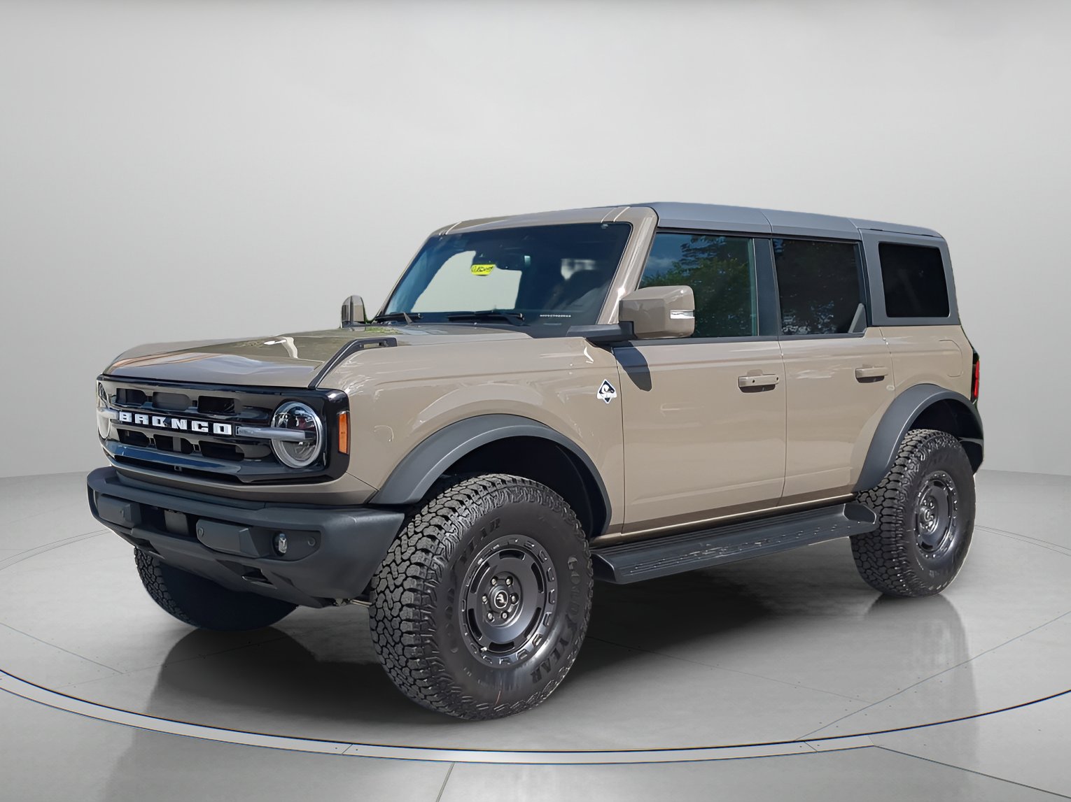 2025 Ford Bronco 4-Door Outer Banks's photo