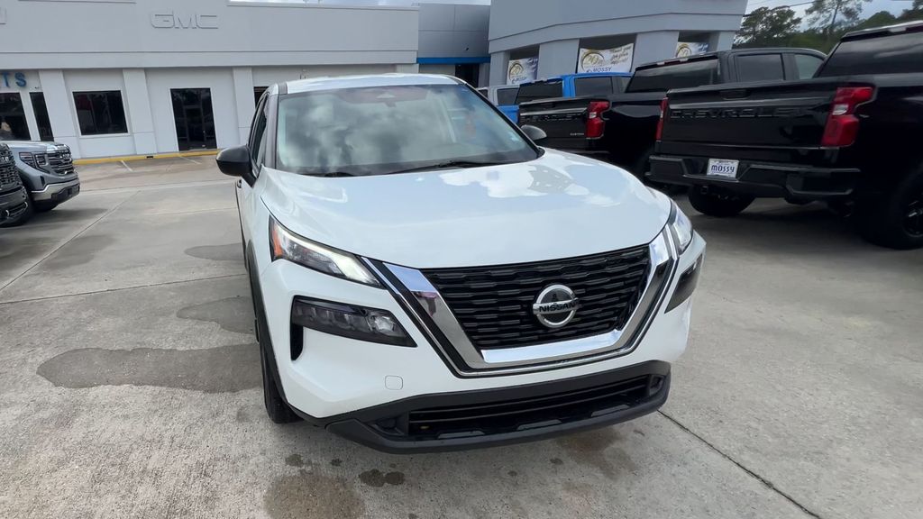 2021 Nissan Rogue S photo 2