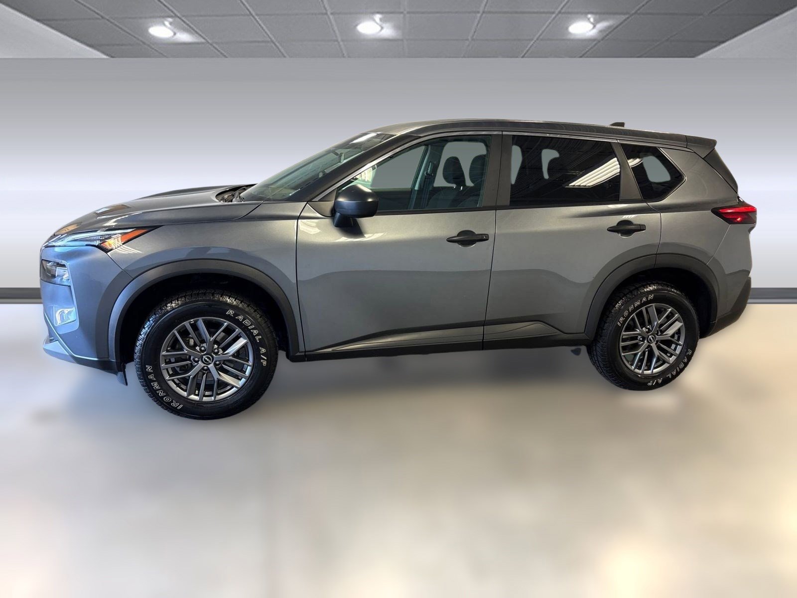 2023 Nissan Rogue S photo 2