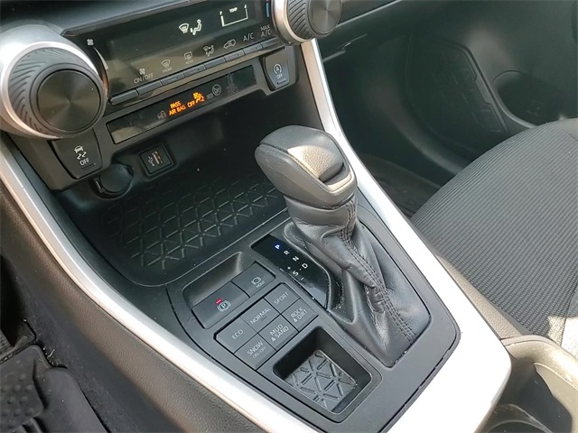 2024 Toyota RAV4 LE photo 13
