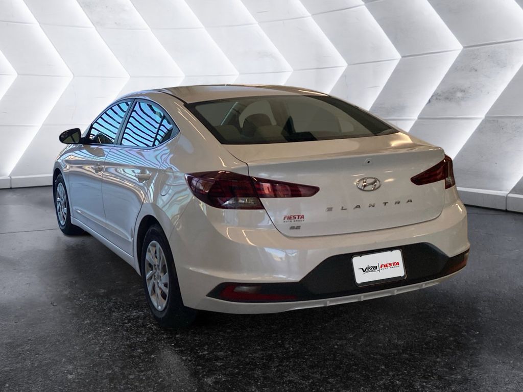 2019 Hyundai Elantra SE photo 6