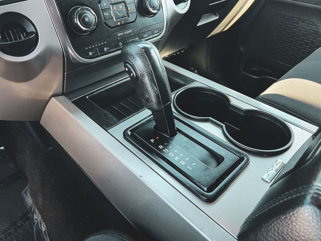 2015 Ford Expedition XLT photo 18