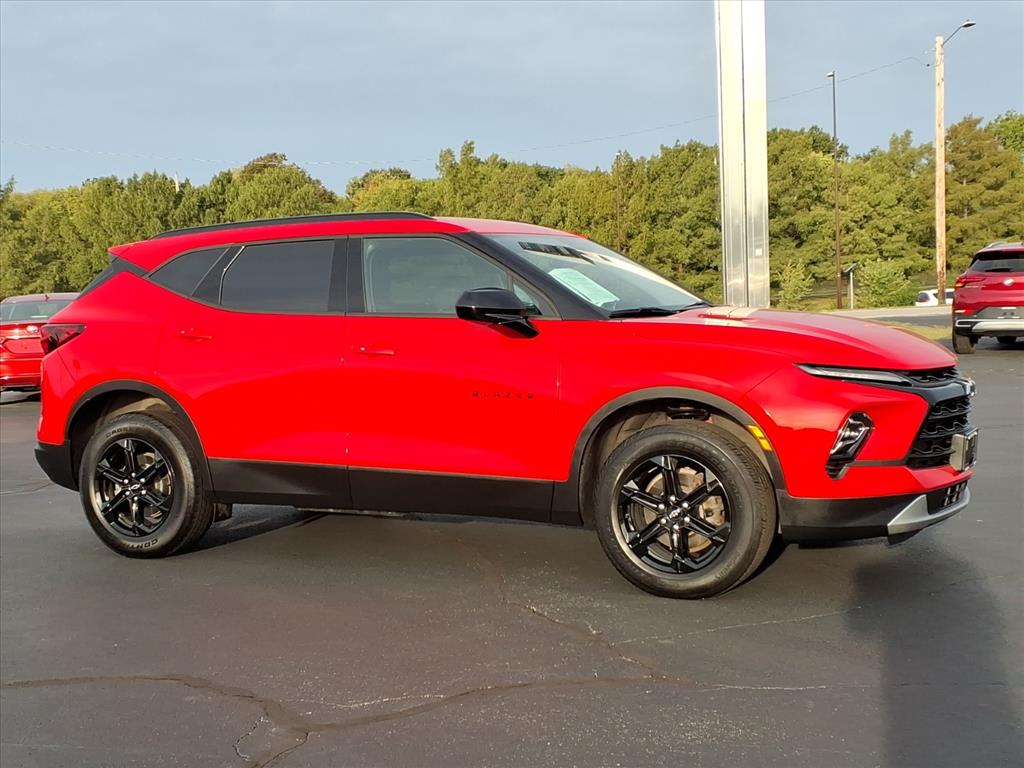 2024 Chevrolet Blazer 2LT photo 2