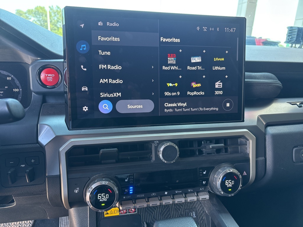 2024 Toyota Tacoma TRD Off-Road photo 9