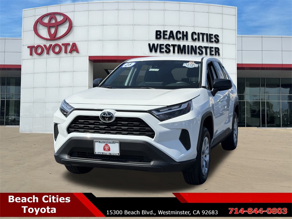 2025 Toyota RAV4 LE photo 4