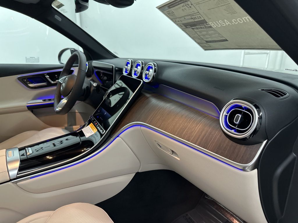 2025 Mercedes Benz GLC 300 photo 22