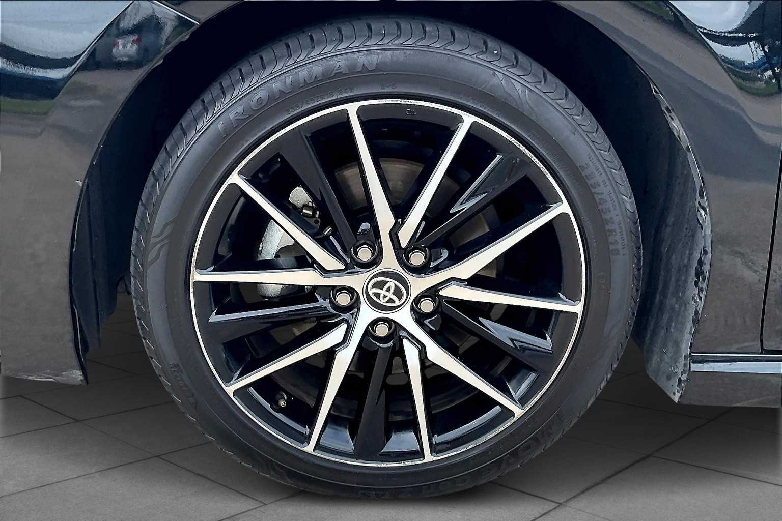 2024 Toyota Camry SE photo 9
