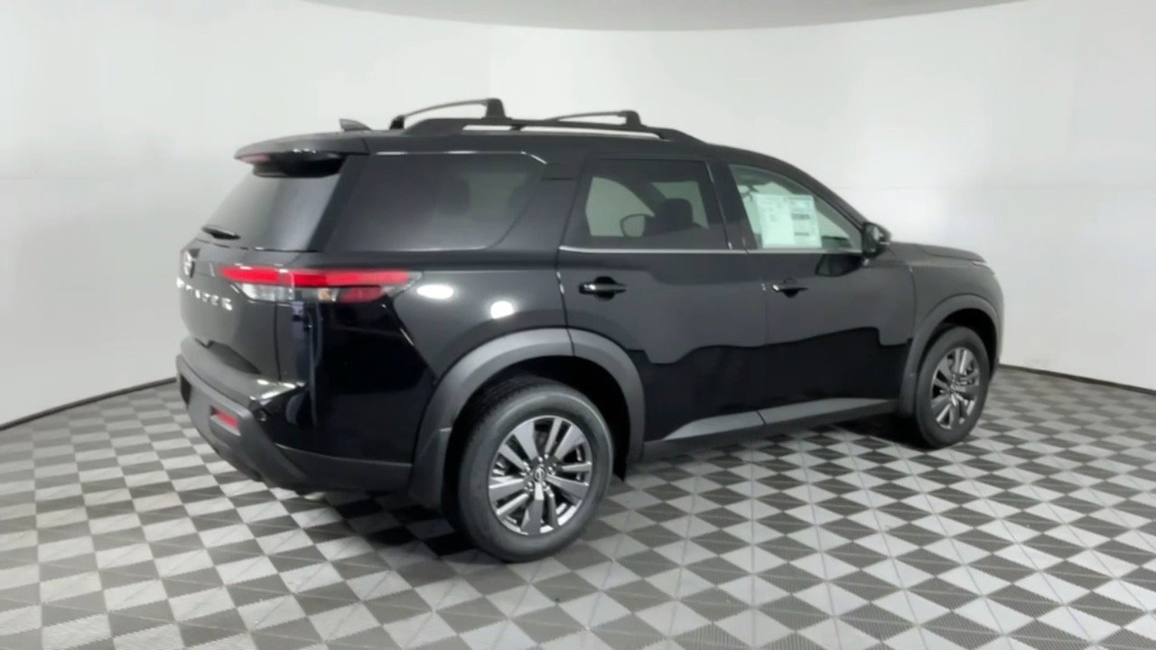 2025 Nissan Pathfinder SV photo 4