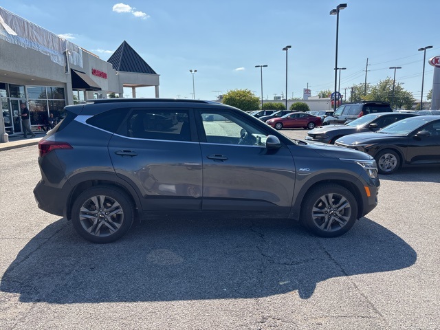 2021 Kia Seltos S photo 8