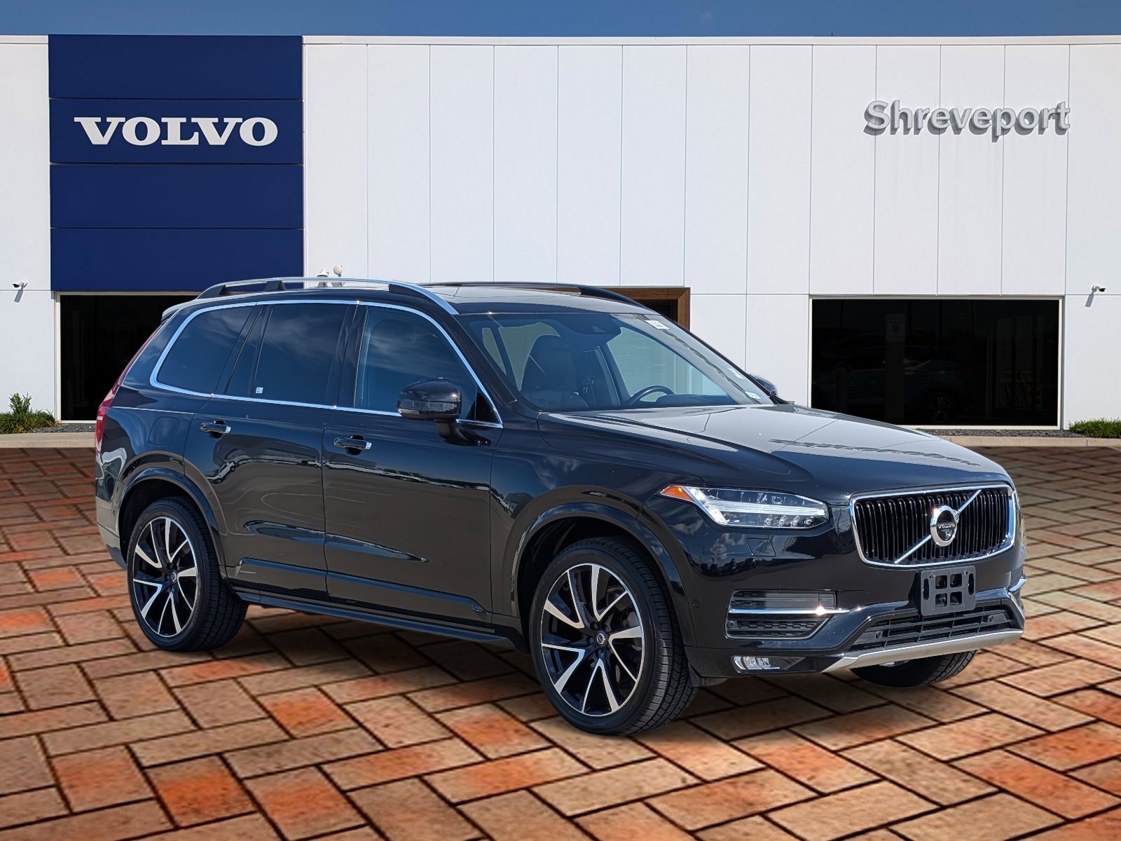 2019 Volvo XC90 T6 Momentum photo 3