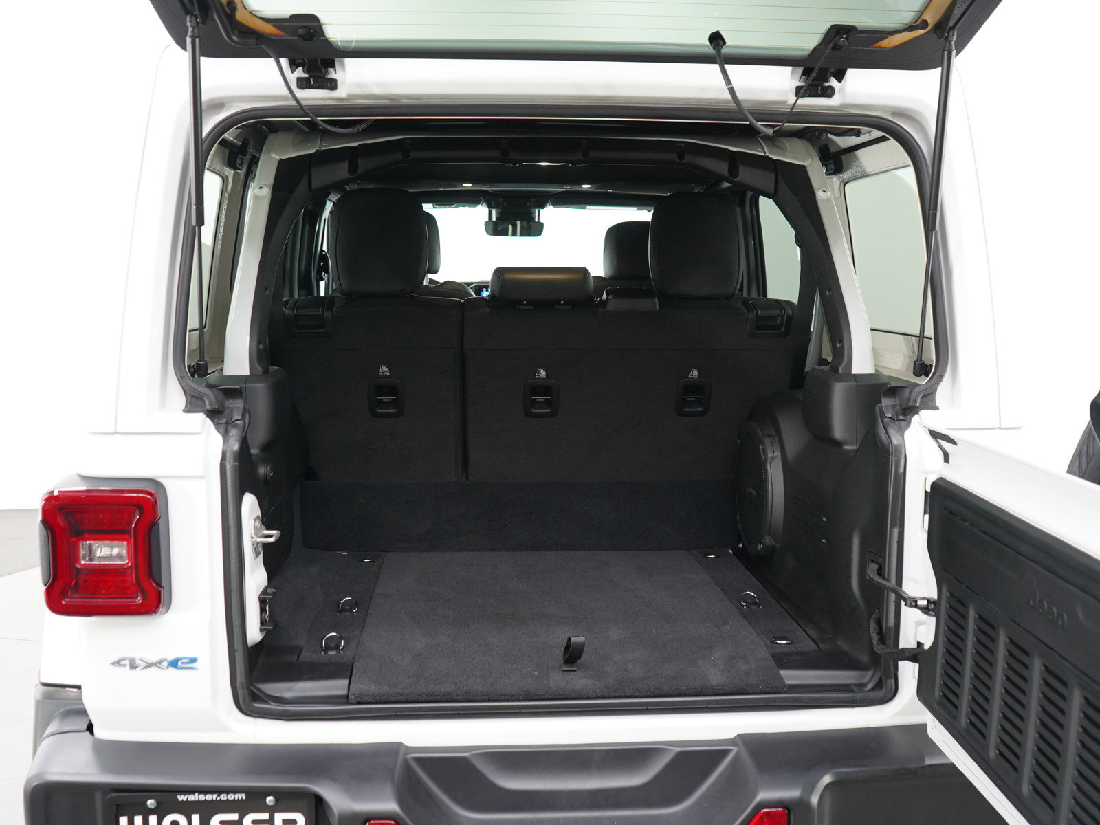 2024 Jeep Wrangler Sahara 4xe photo 15